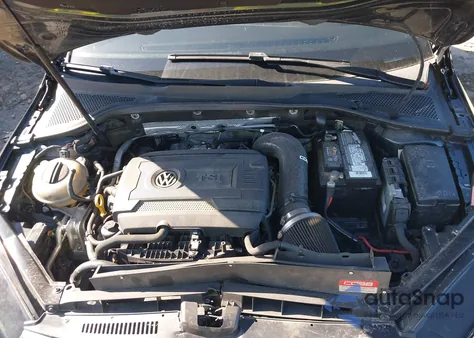 2015 Volkswagen Golf Gti 2.0T Se 4-Door z USA, uszkodzony, nr VIN 3VW5T7AU1FM062971